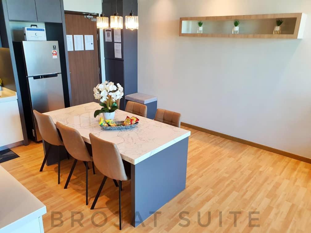 Brojat Suite Family Sea View @ Imperium Residence Kuantan Exterior foto